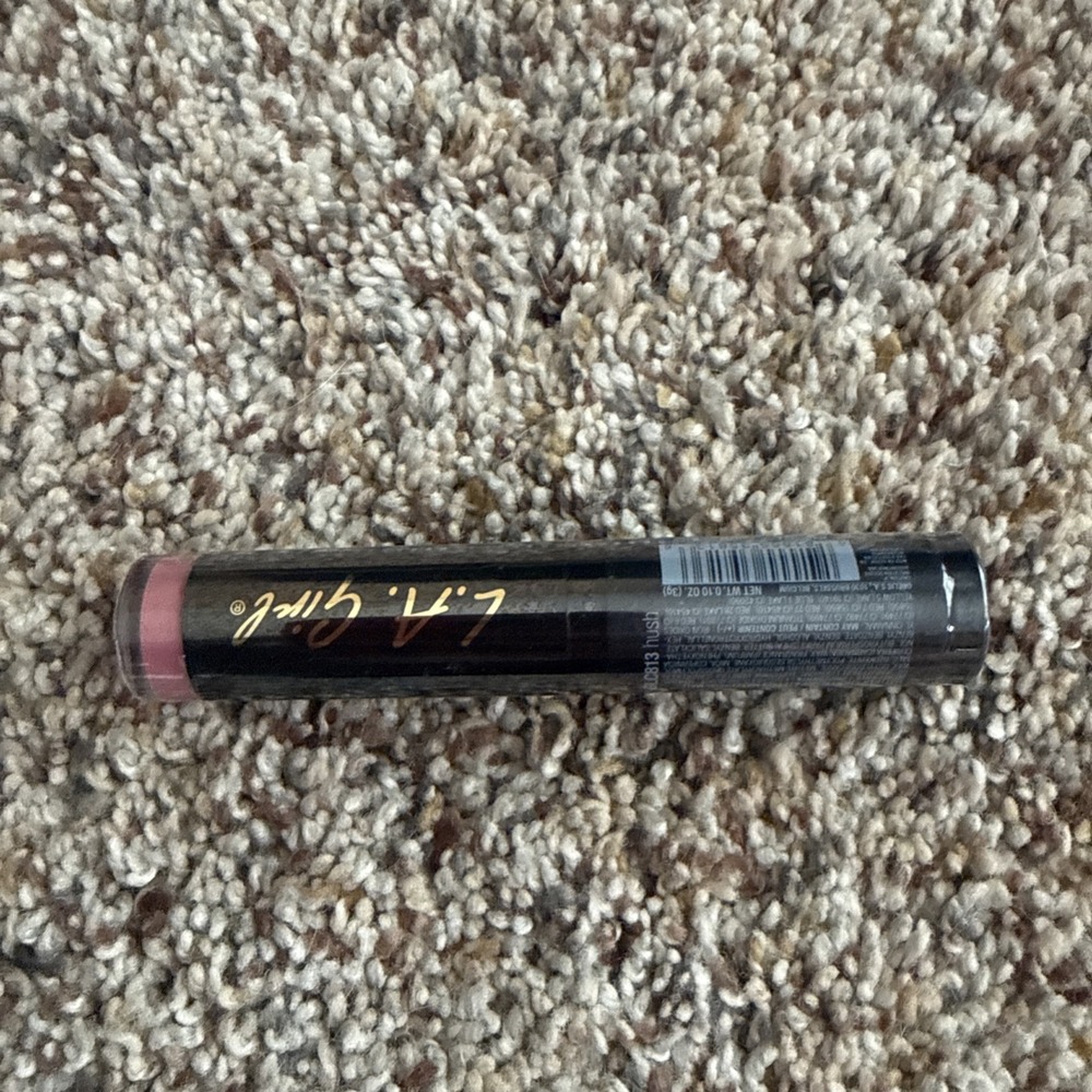 LA GIRLS Matte Flat Velvet Lipstick, GLC813 Hush, 0.1 oz (3 g)